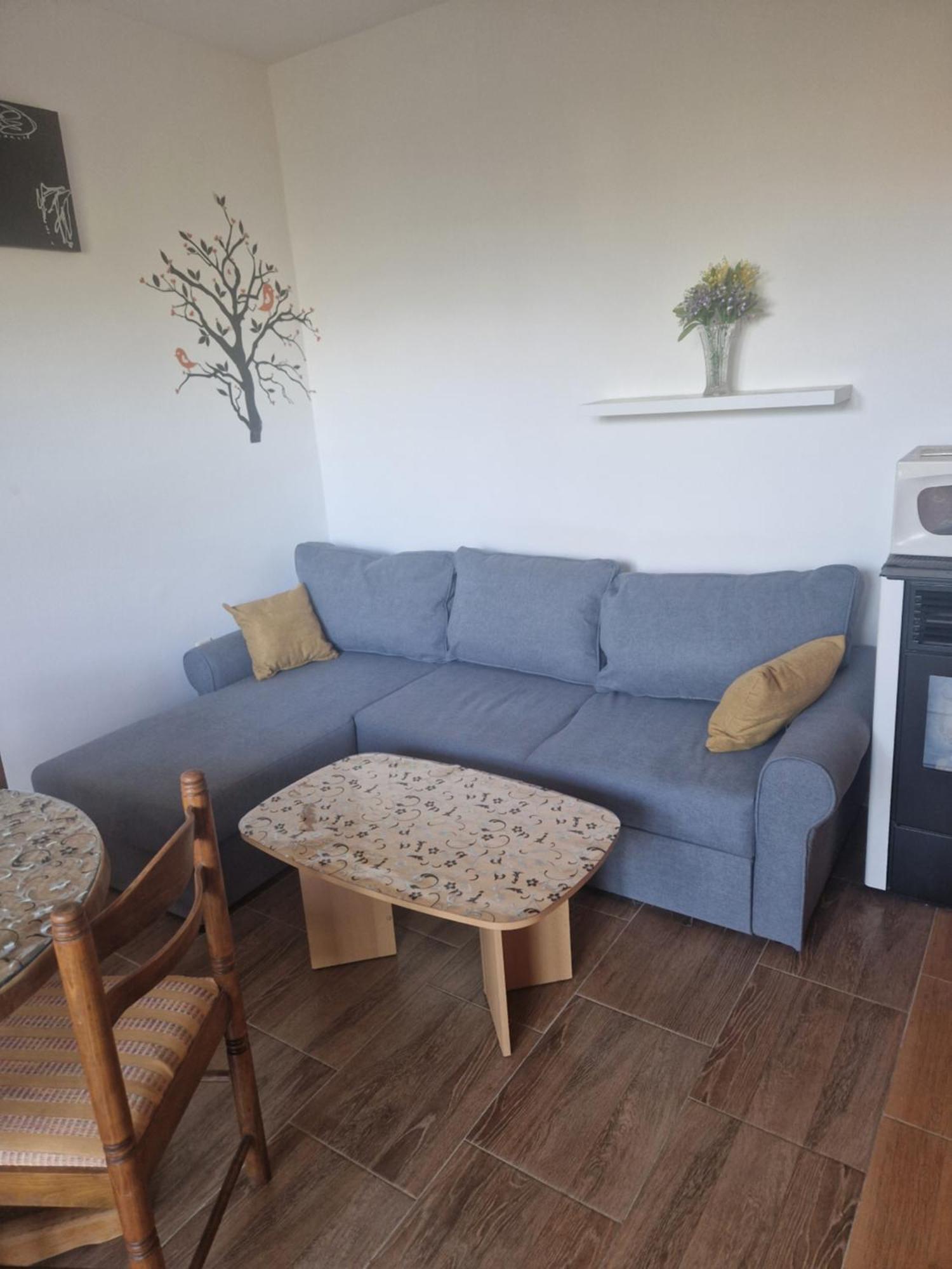 Vera Apartment Kampor